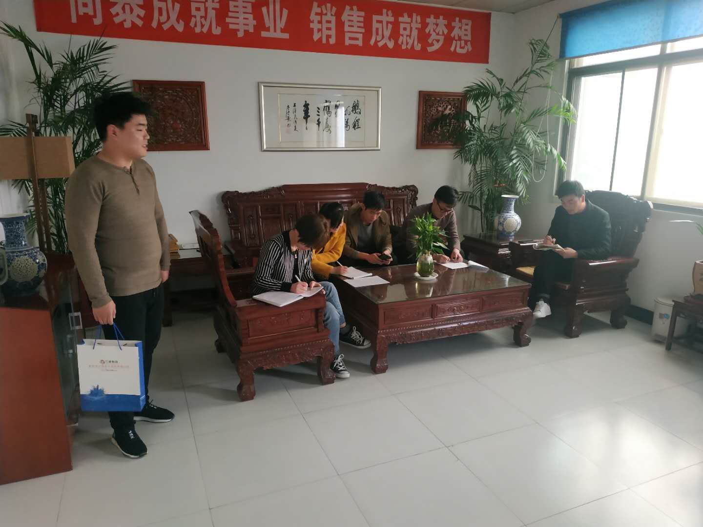 1552441129212768.jpg 1552441129212768.jpg